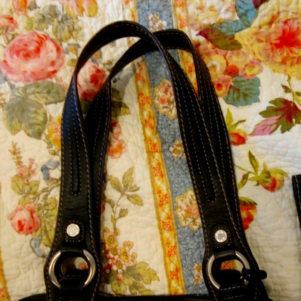 Tignanello Leather Purse, Great Hardware! - Picture 5 of 6